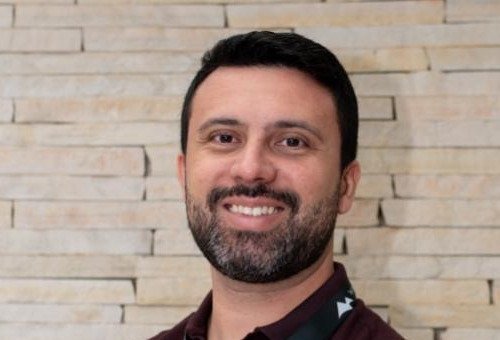 Tavares, corretor oficial do lançamento Living Full 25h